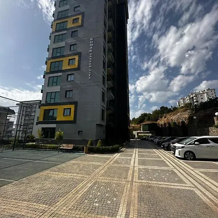 Apartment In Konak Garden Life